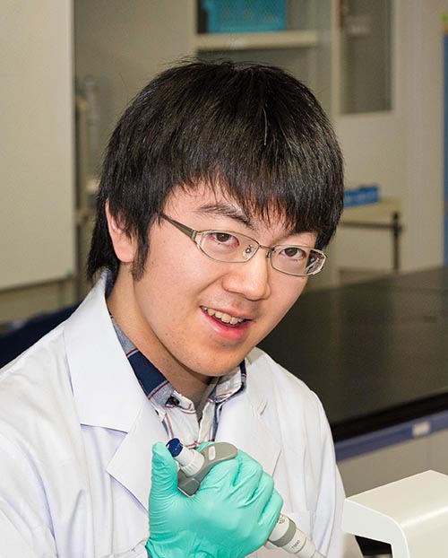 化学・生命化学科 阪井貴之さん