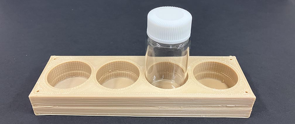 スクリュー管立て