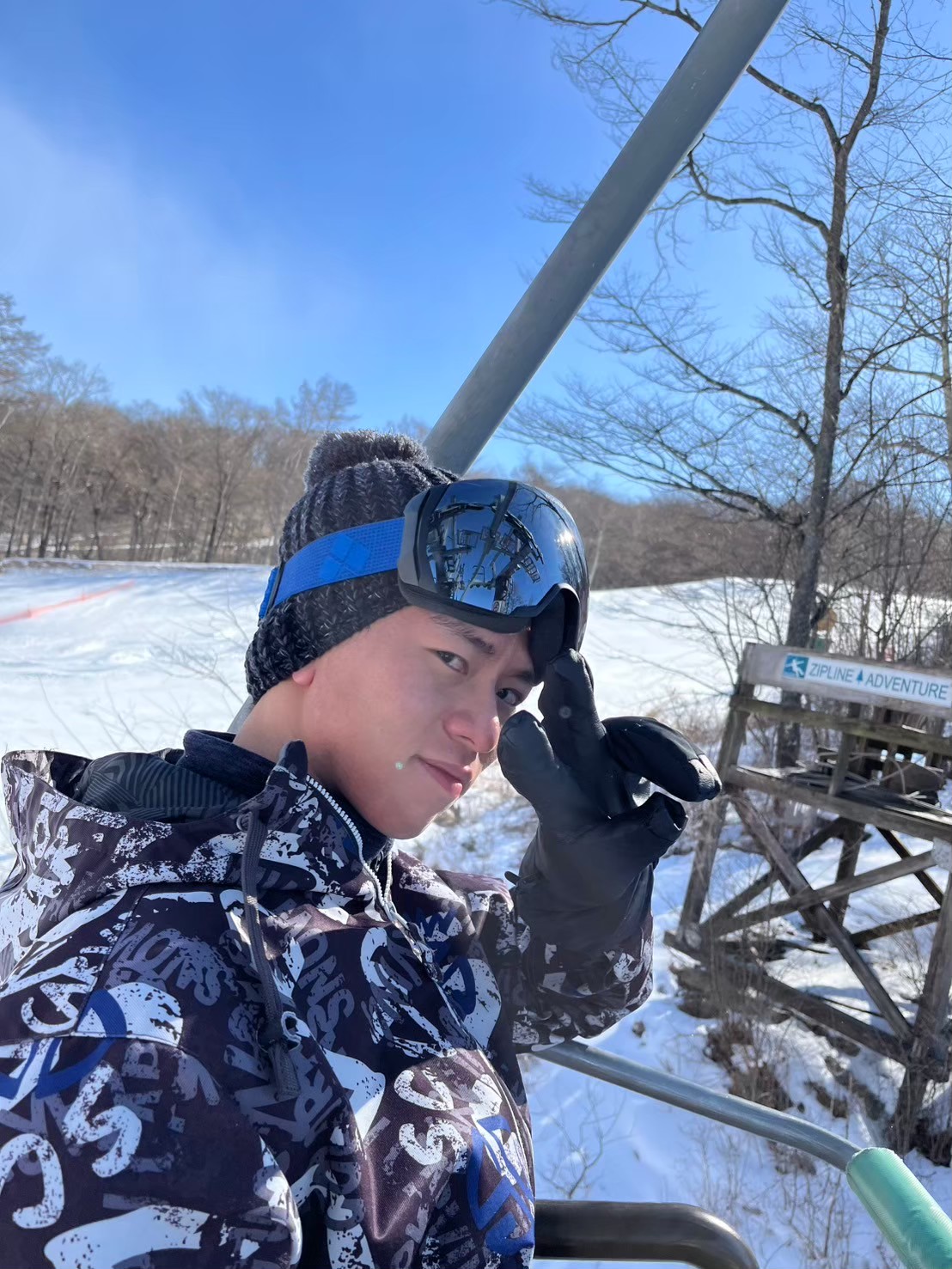 ����  �L��